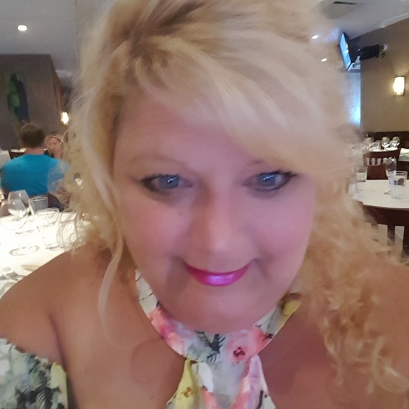 Meet your Posher, Alicia - Picture 3 of 3